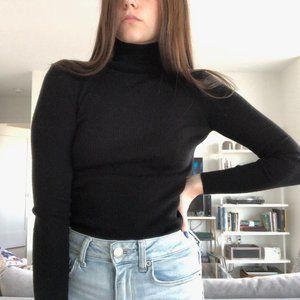 Uniqlo Black Ribbed Turtleneck Sweater